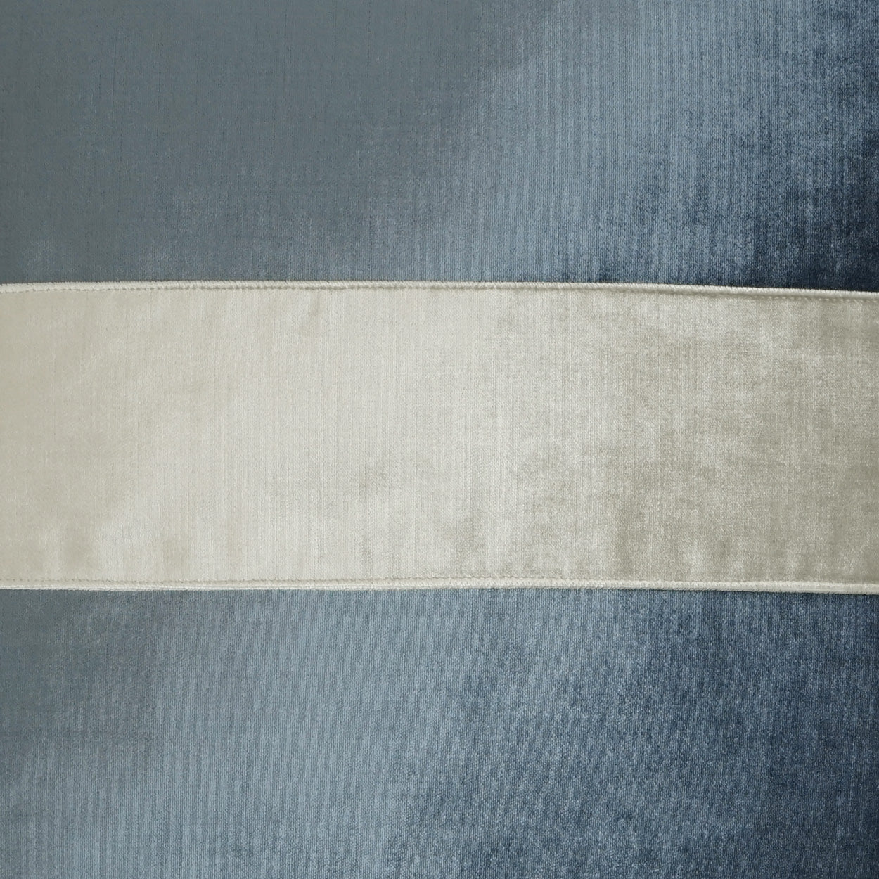 3384-B-web-Iridescence Band-Baltic 1