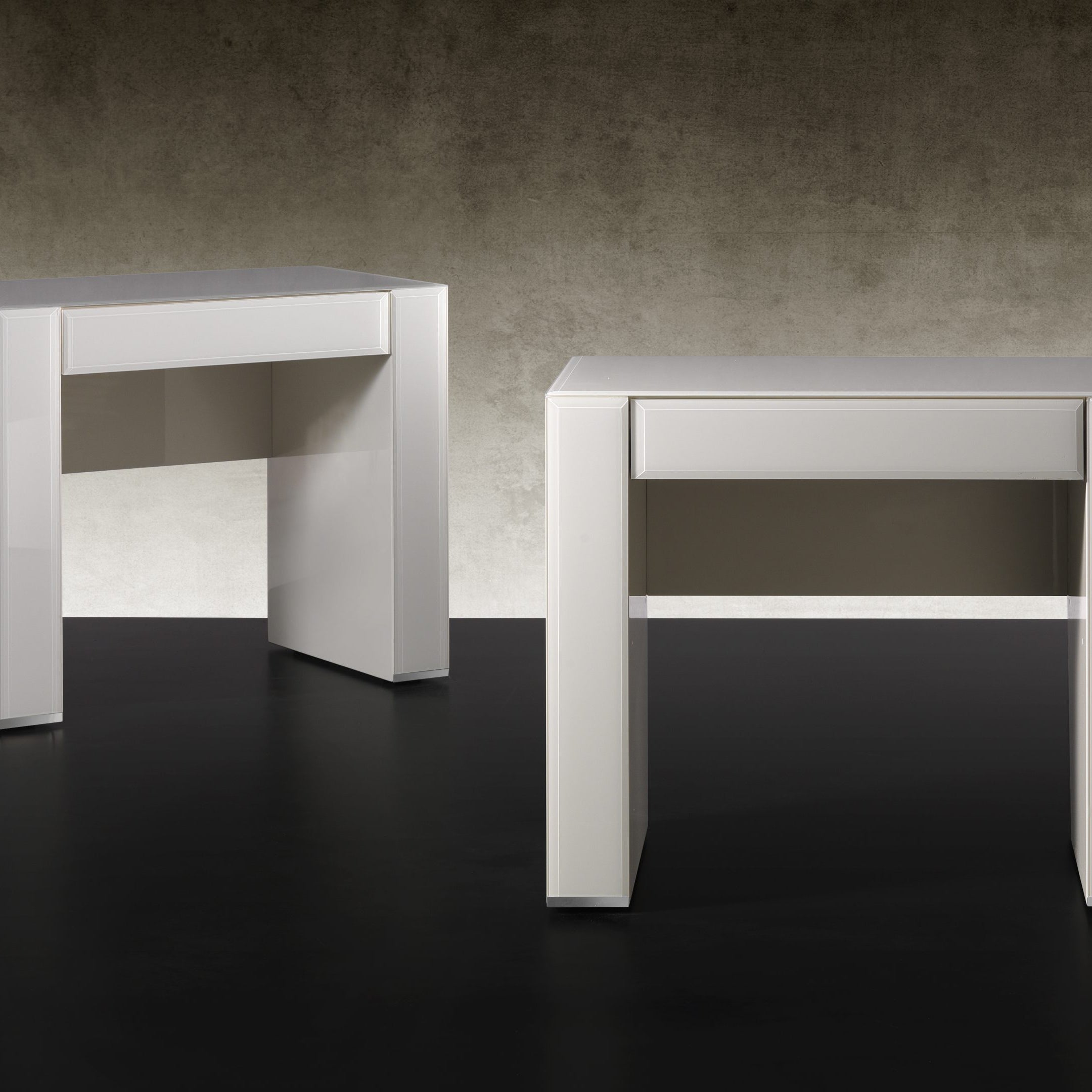 AVANTGARDE bedside table2