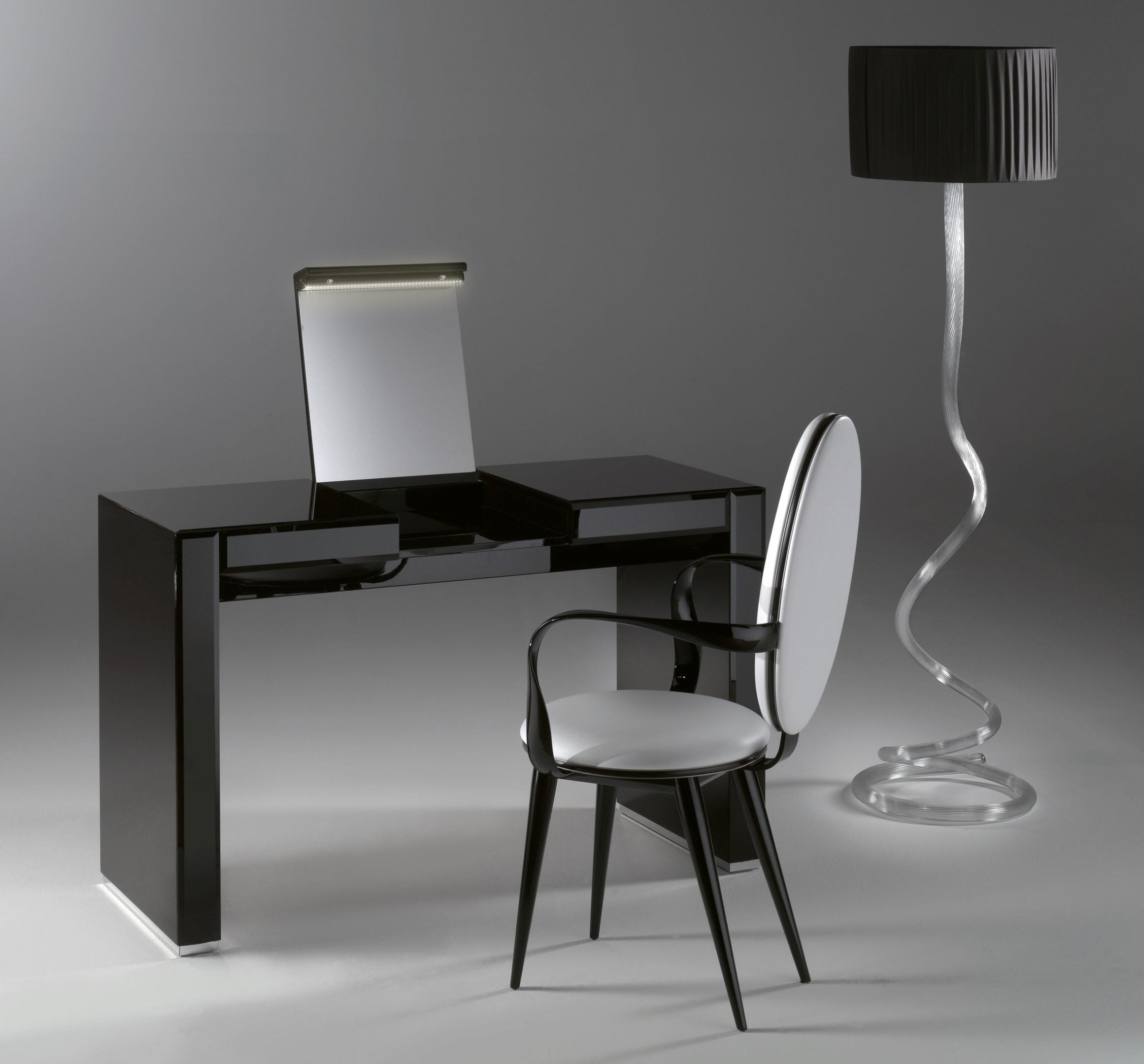 AVANTGARDE vanity desk