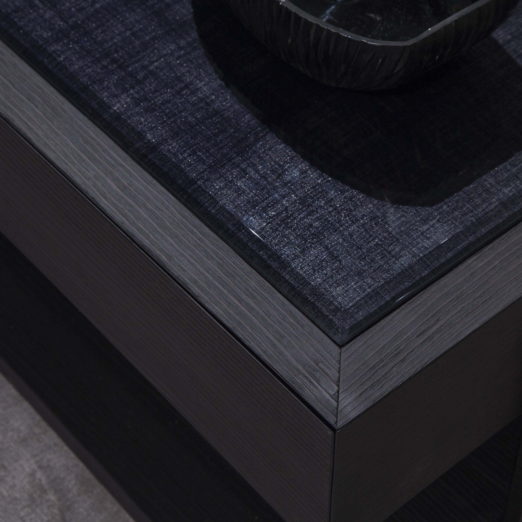 BLACK-AND-MORE-coffee-table2