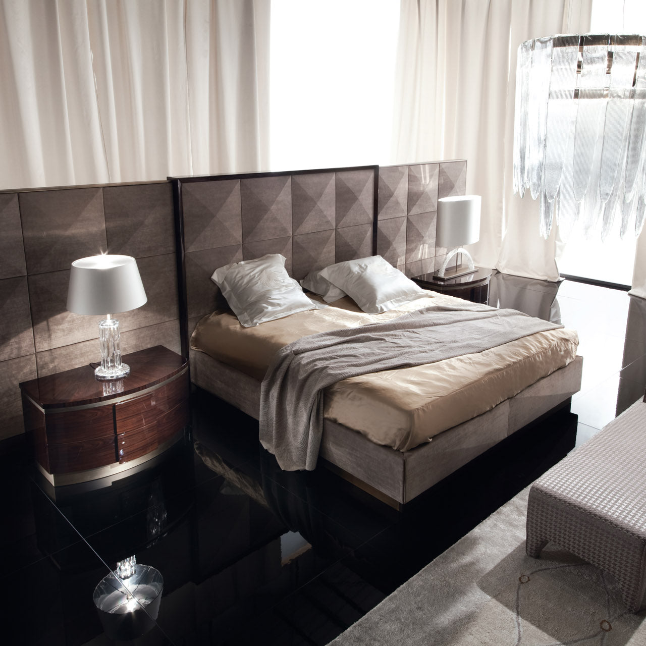 COLISEUM bedside table3