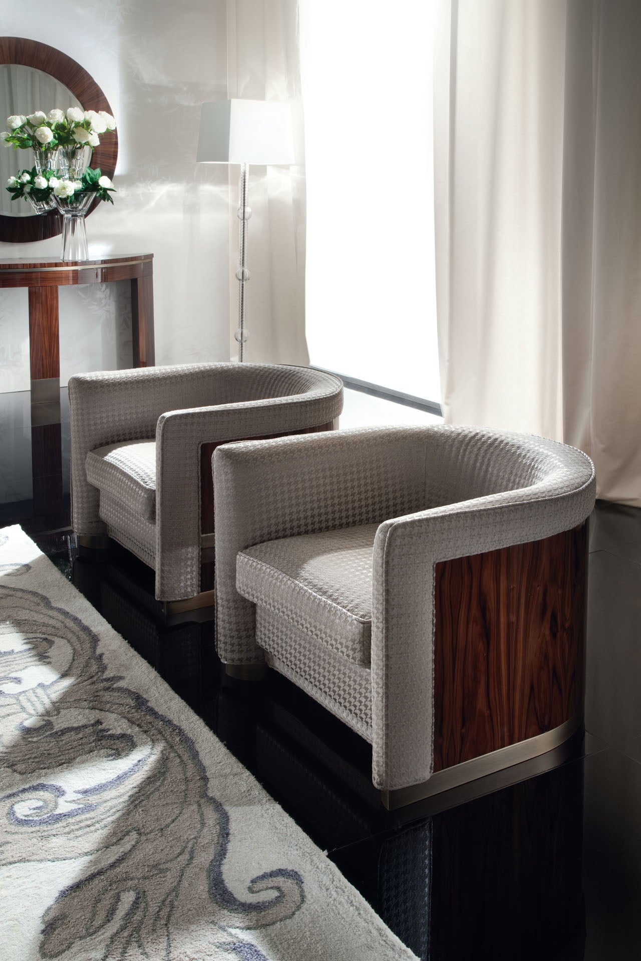 COLISEUM occasional chair