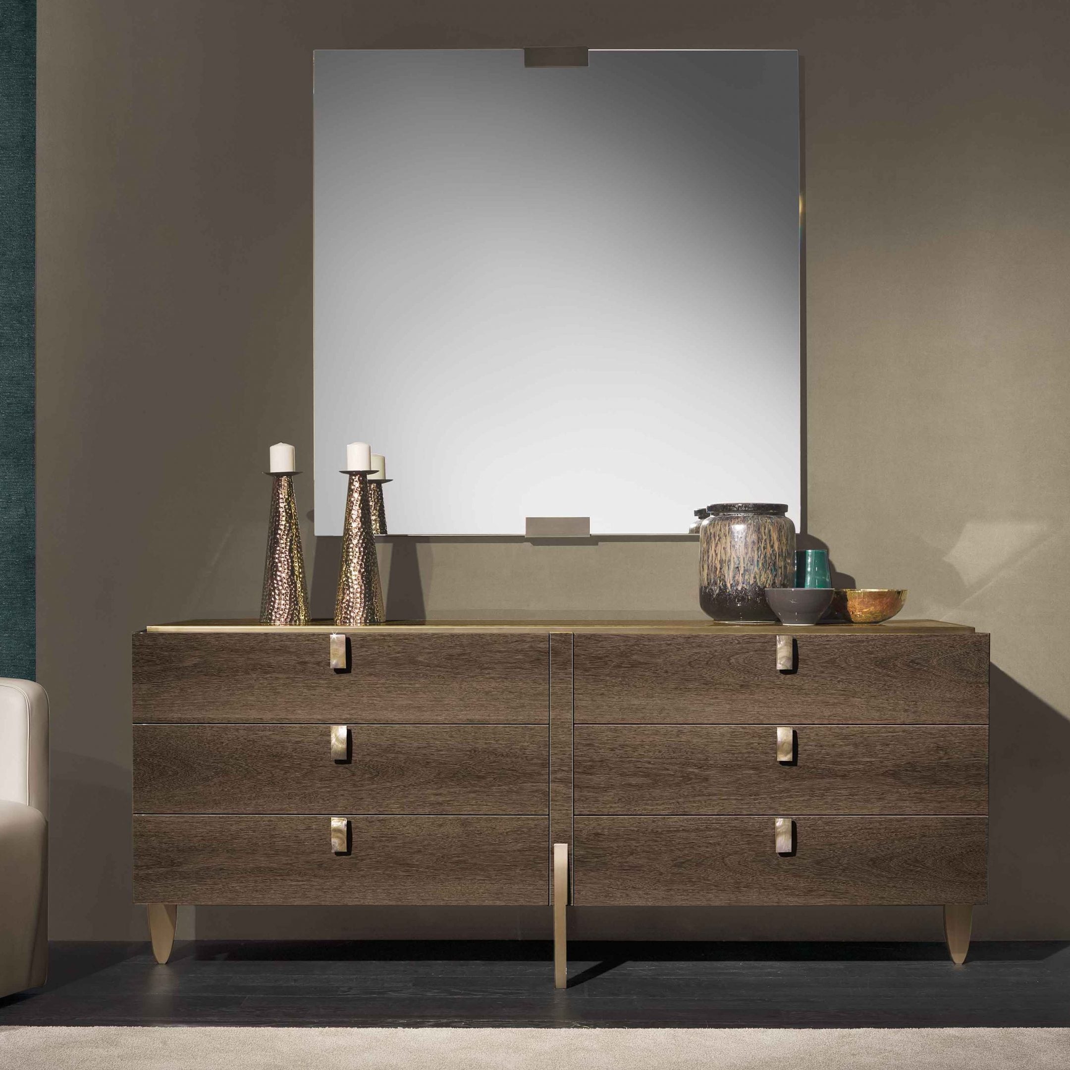 FASHION AFFAIR dresser1