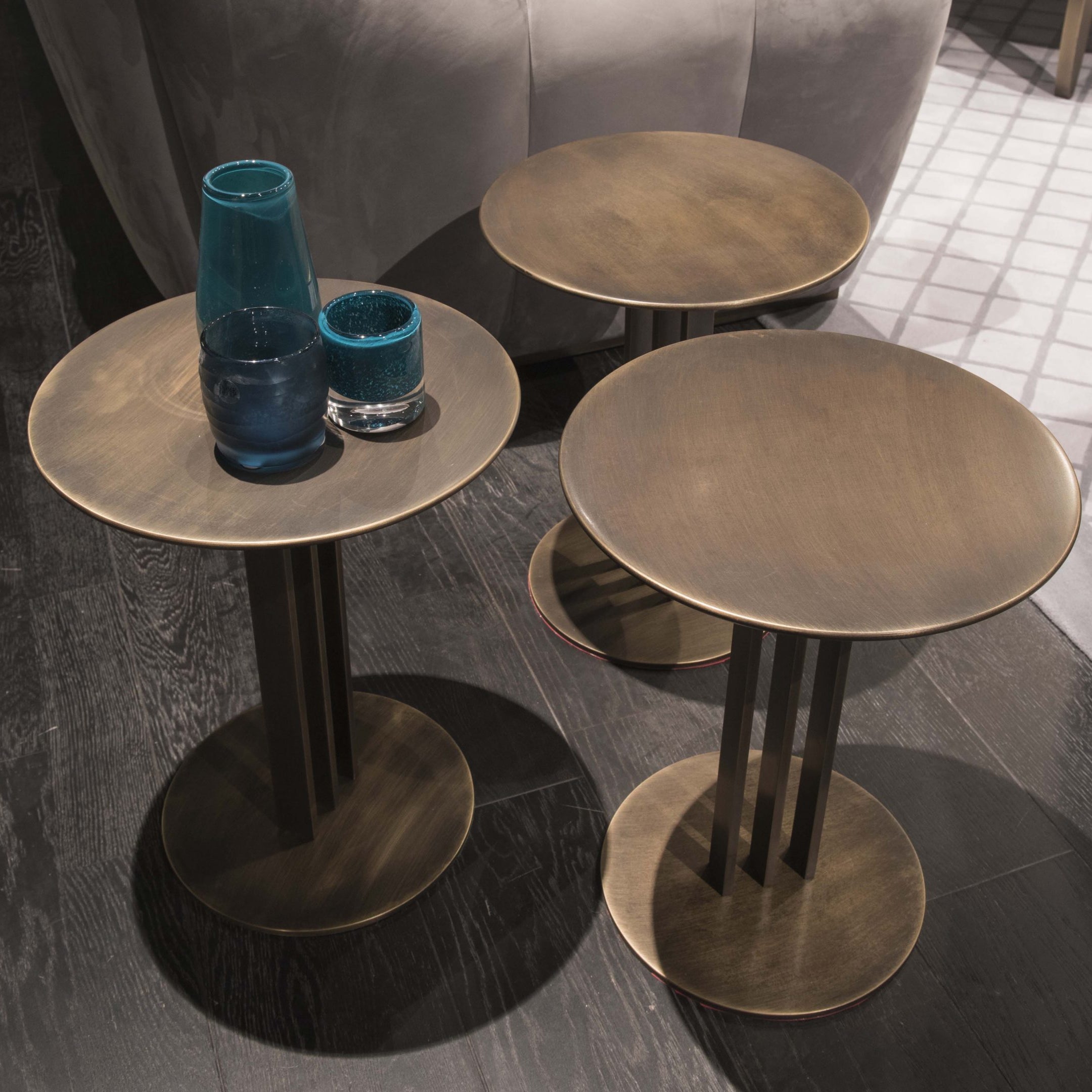 FASHION-AFFAIR-servant-side-table1a