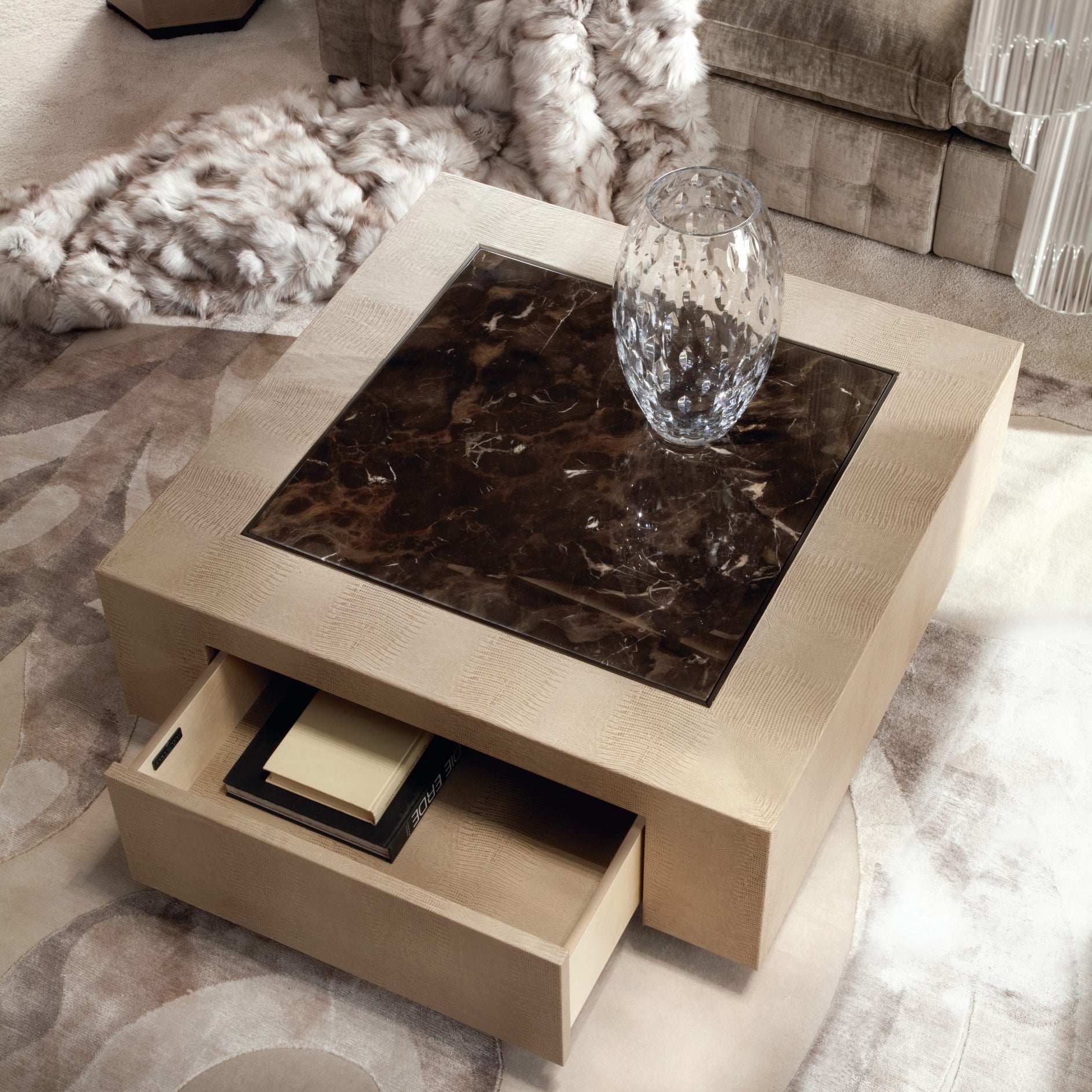 LIFETIME coffee table1