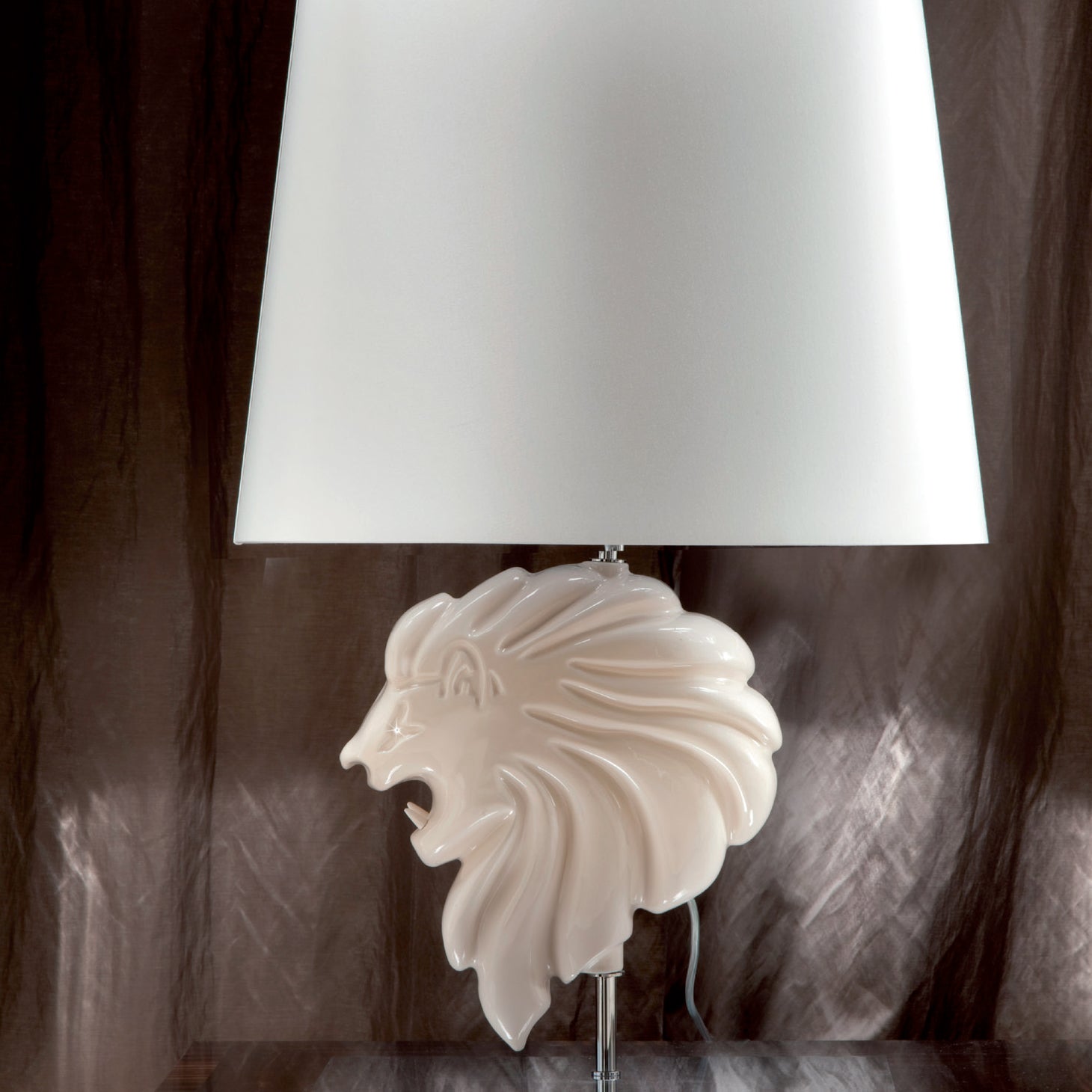 LION table lamp