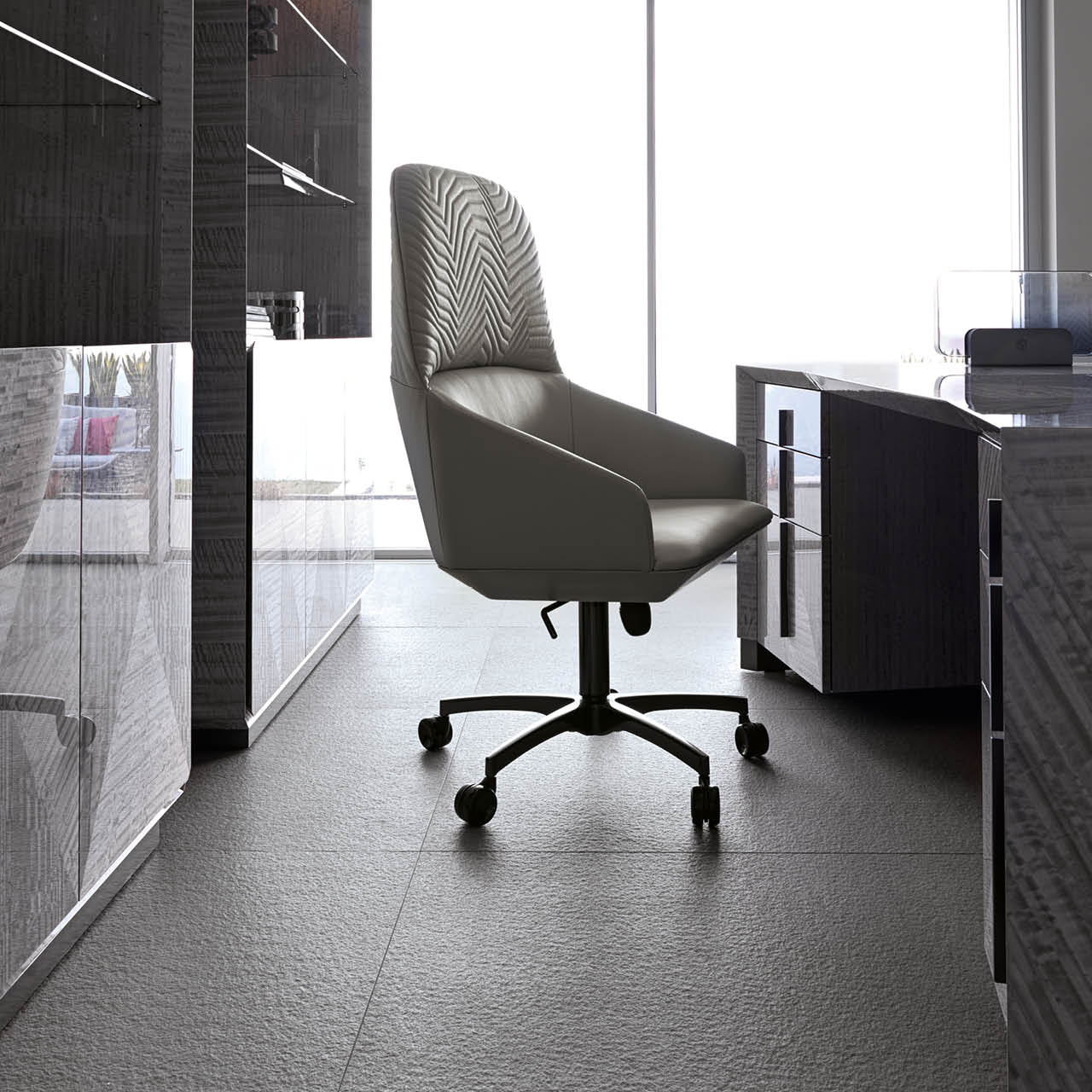 Moonlight_presidential_chair5