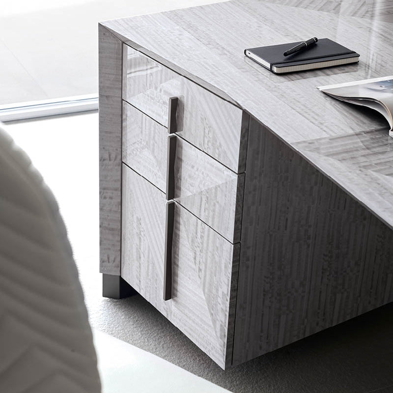 Moonlight_presidential_desk2-1