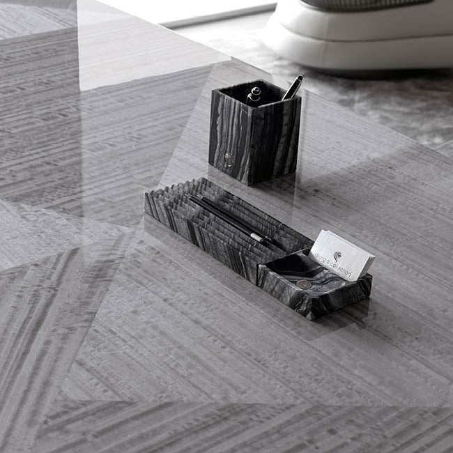 Moonlight_presidential_desk4-1