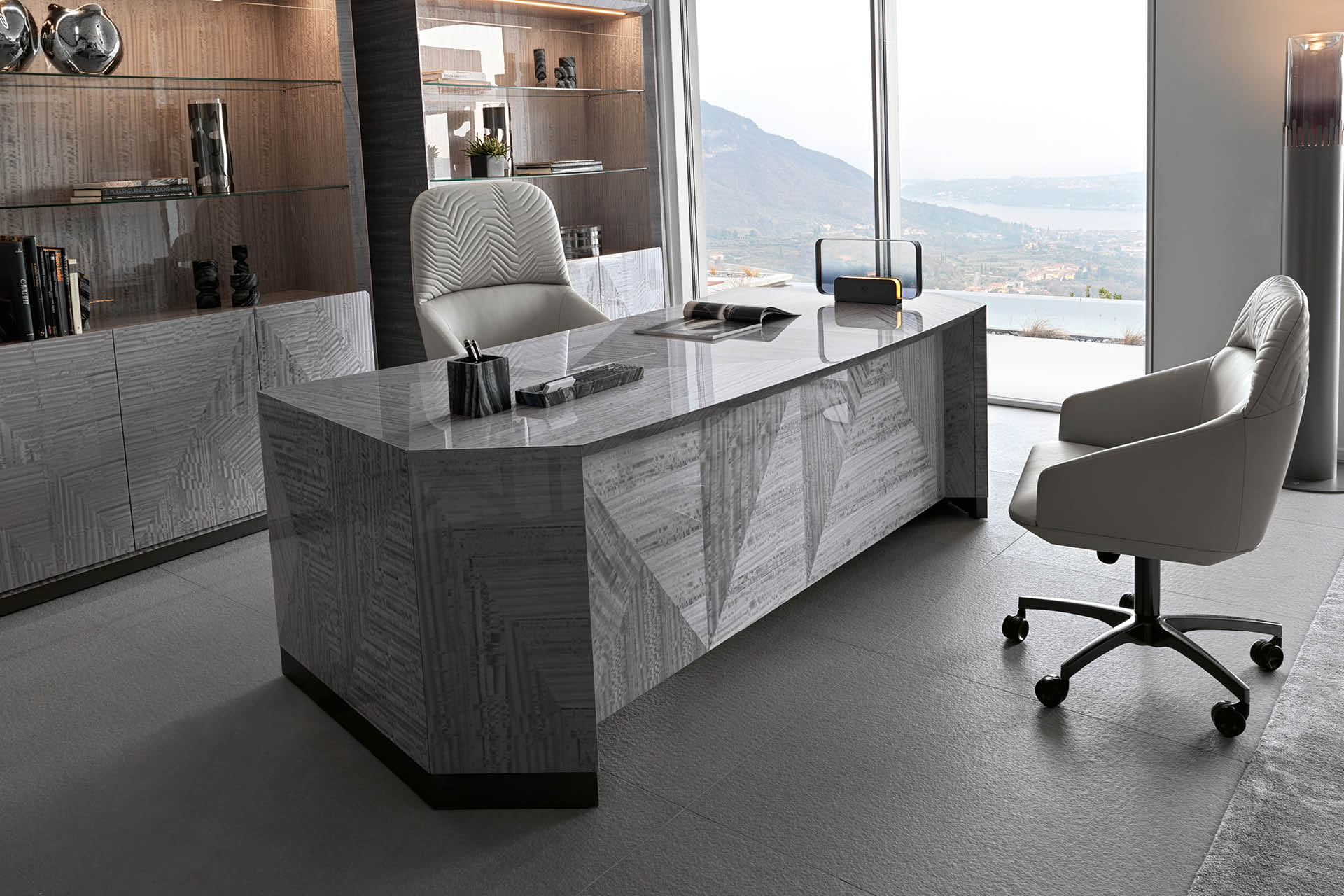 Moonlight_presidential_desk6-1