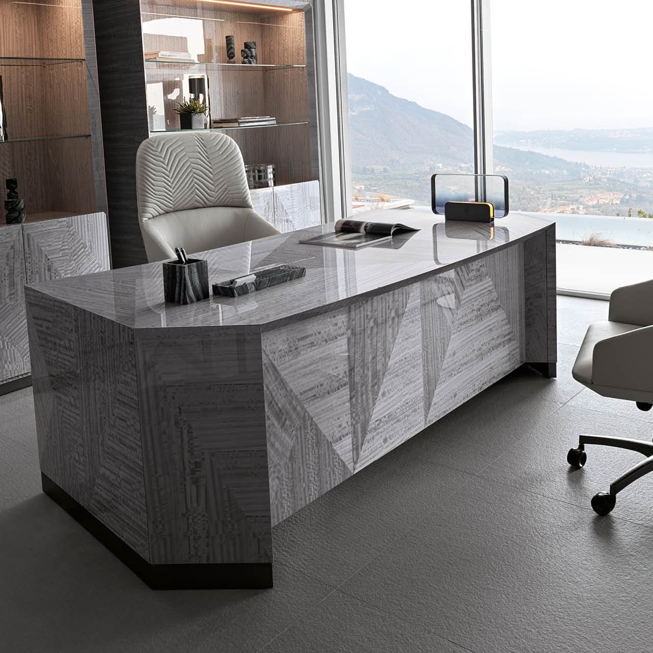 Moonlight_presidential_desk6-1