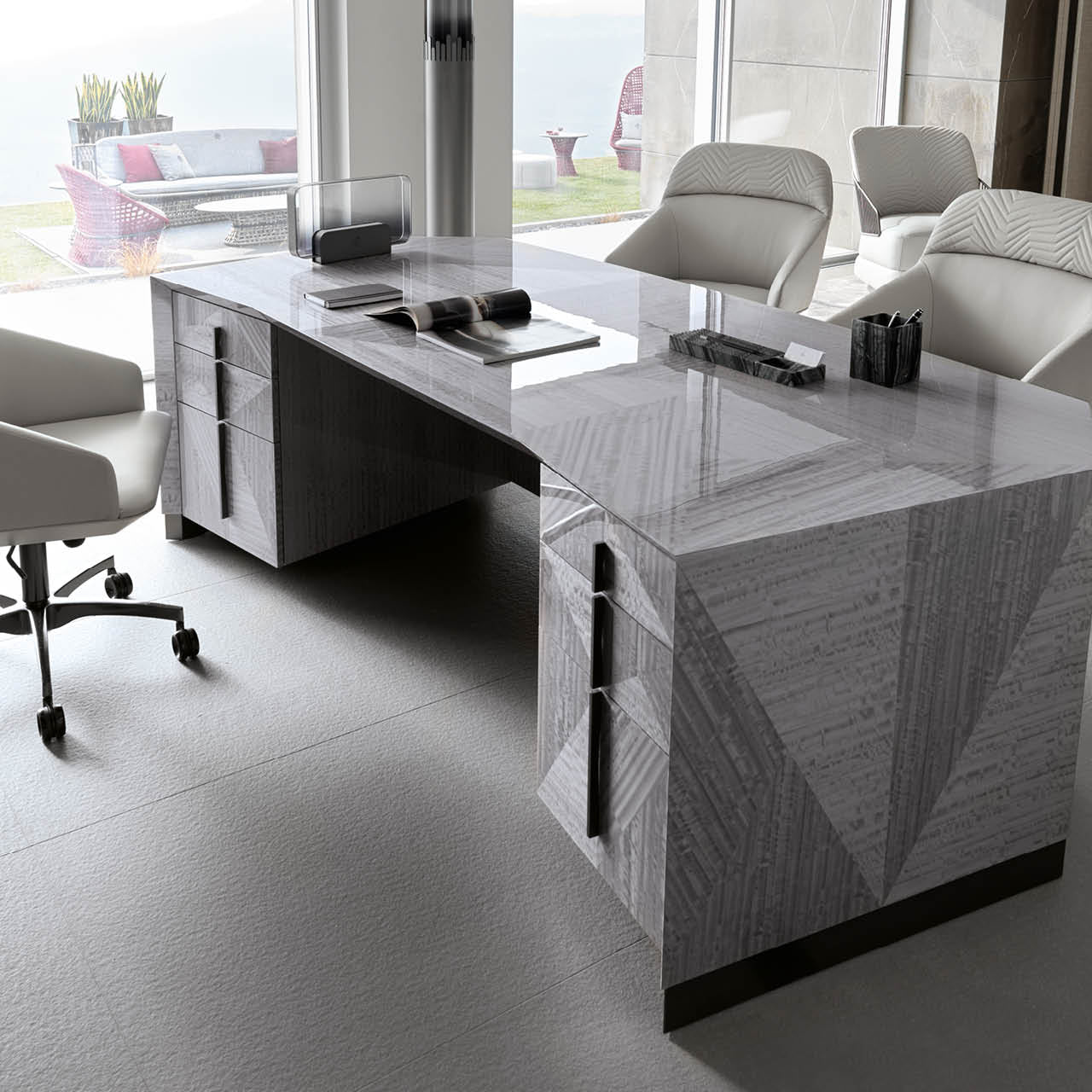 Moonlight_presidential_desk7-1