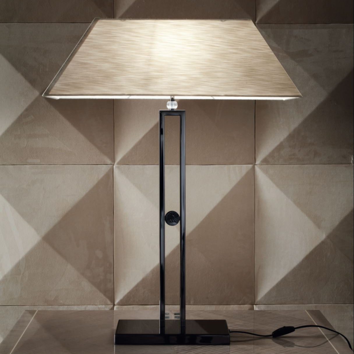 tullia table lamp