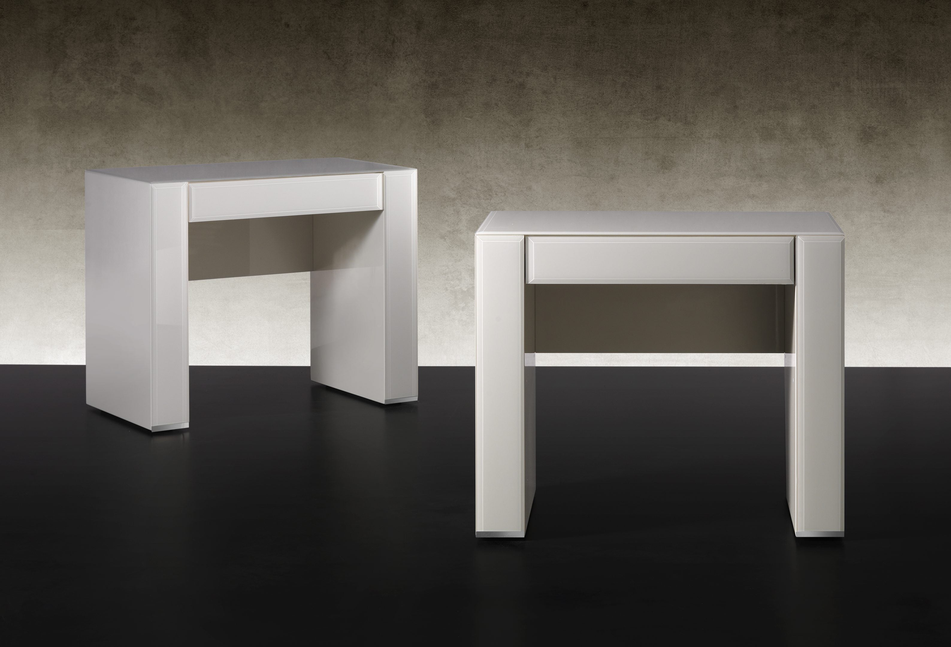 AVANTGARDE bedside table2