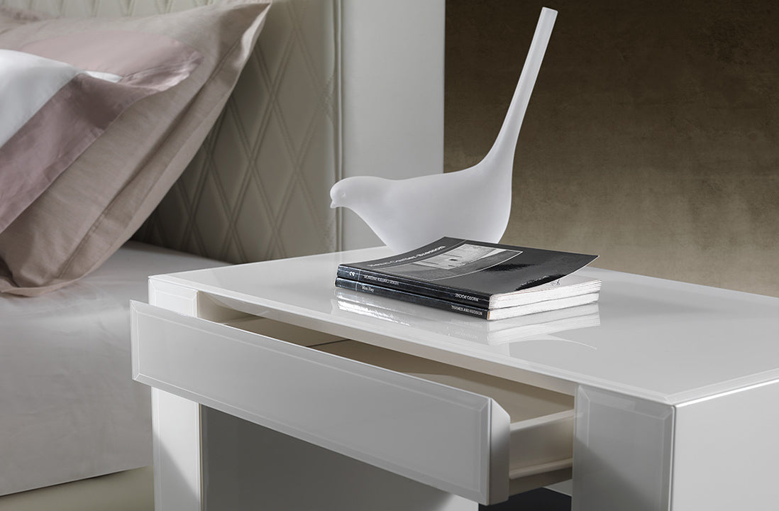 AVANTGARDE bedside table3