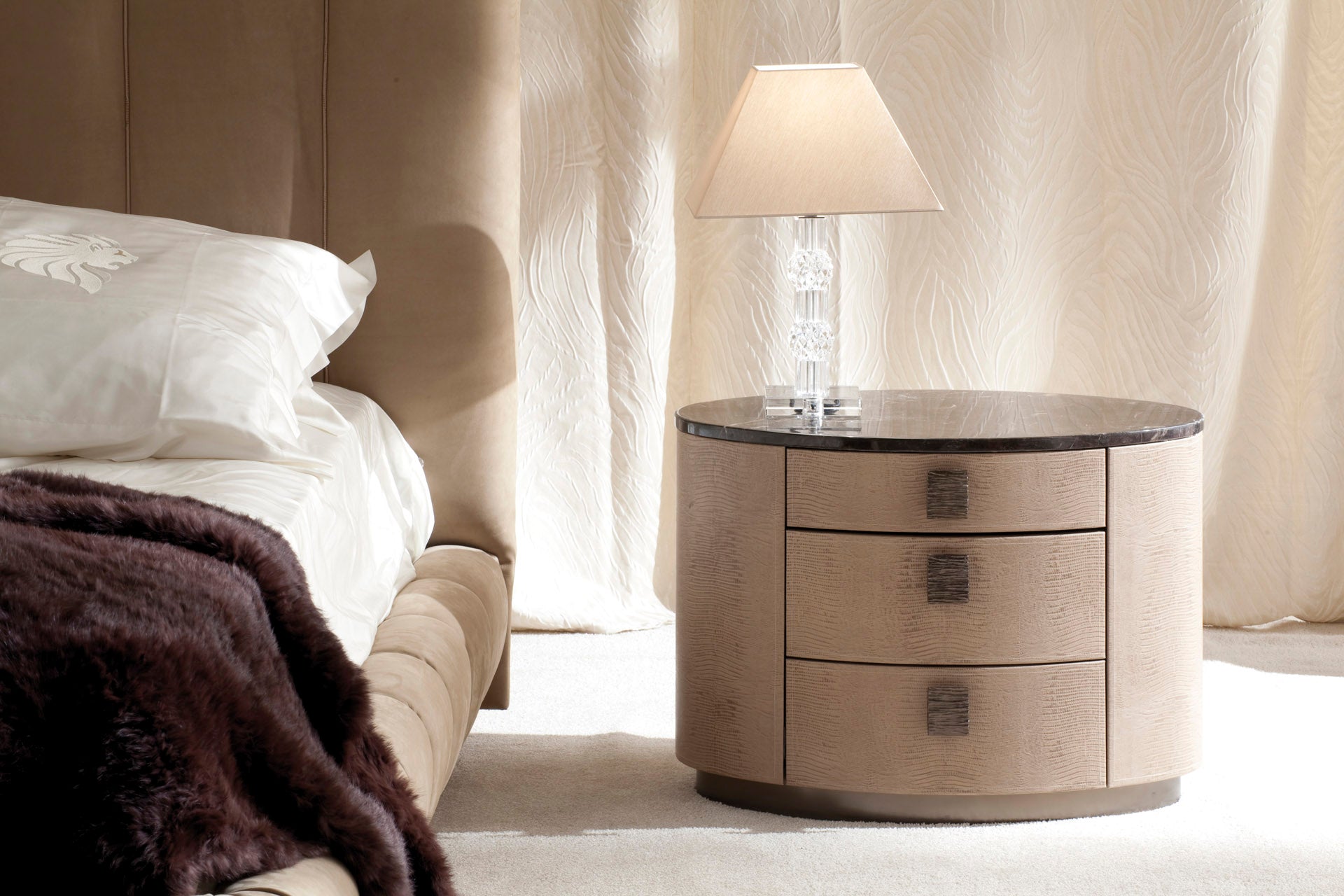 LIFETIME 80 bedside table