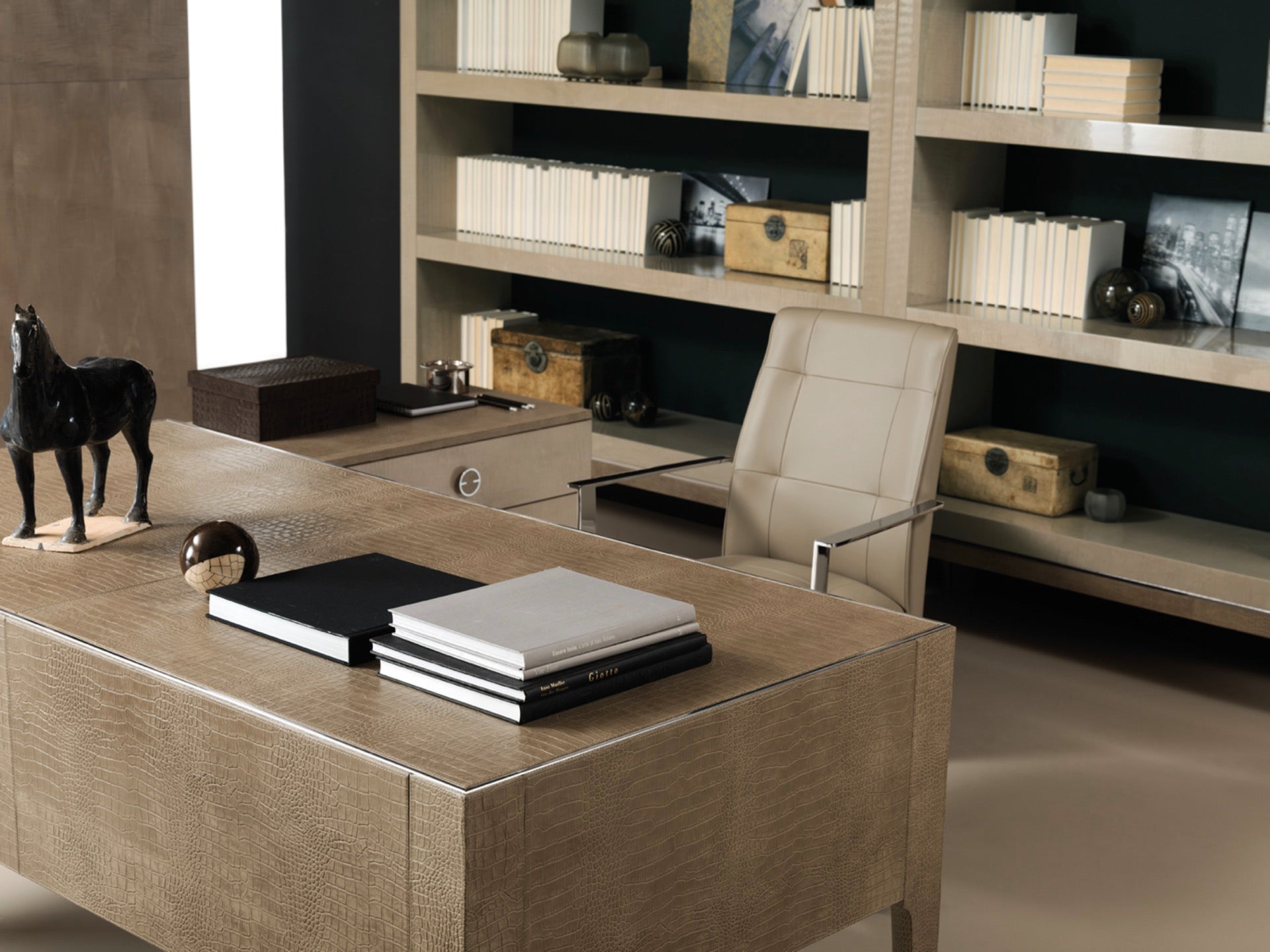 M PLACE executive chair2