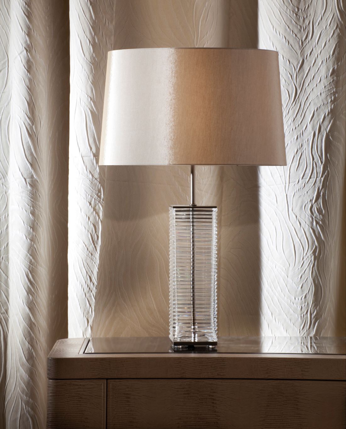 murano ribbed table lamp